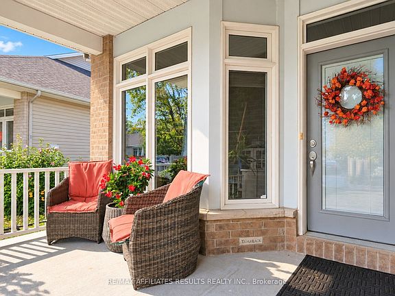 3rd image of 248 Bulrush Cres