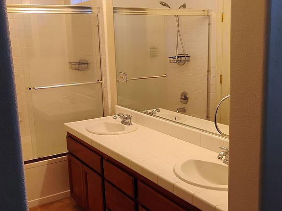 4th image of 601 Natalino Cir