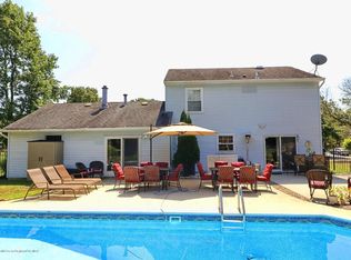 91 Rolling Hills Ct, Toms River, NJ