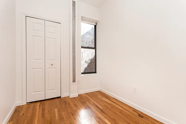 Rented by Blip LLC | media 8