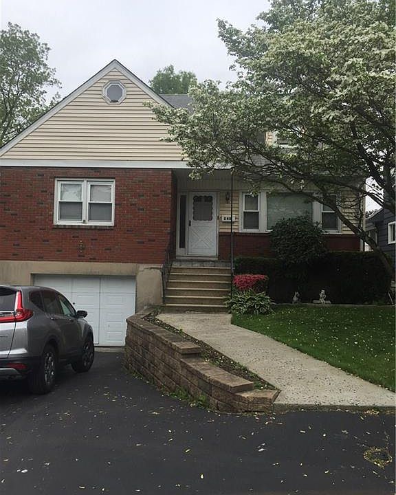 1st image of 240 Lakeview Ave