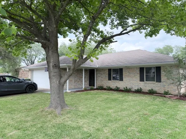 135 Marylee Dr, Hewitt, TX 76643