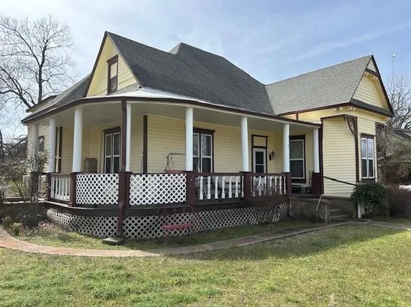 317 E Grand St, Whitewright, TX 75491