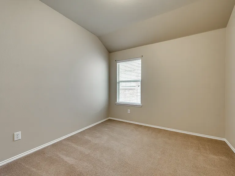 2116 Hartley Dr — Photo 14