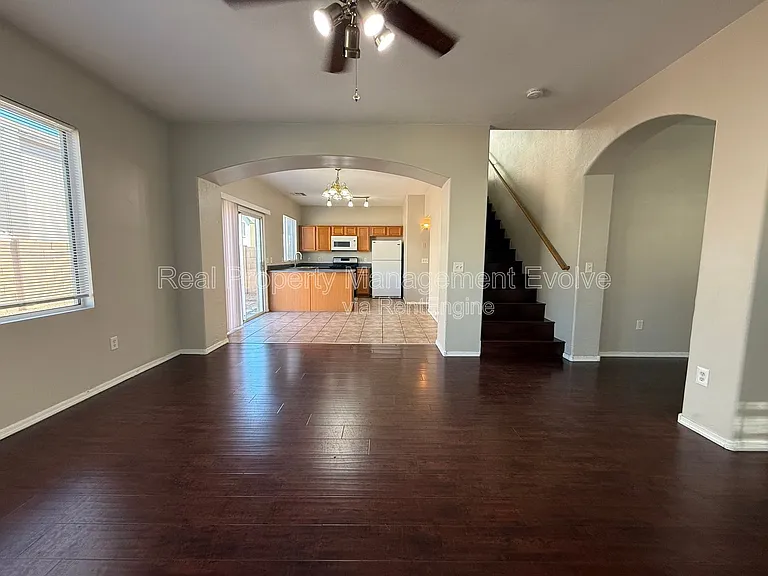 3930 W Irwin Ave — Photo 4