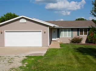 156 Hi View Dr, Knoxville, IA 50138