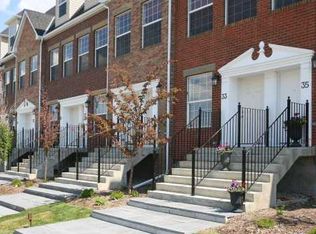 43 Springborough Blvd SW #21, Calgary, AB T3H5V8