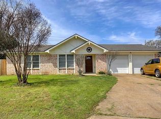 3401 Appletree Ct, Forest Hill, TX 76140