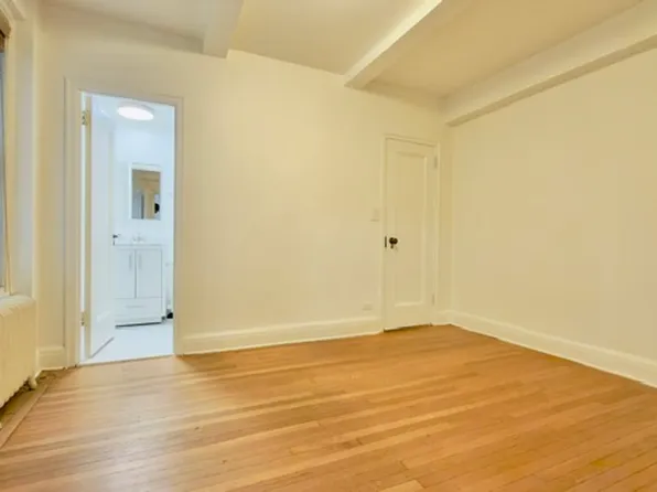 325 West 45th Street image 3 of 10