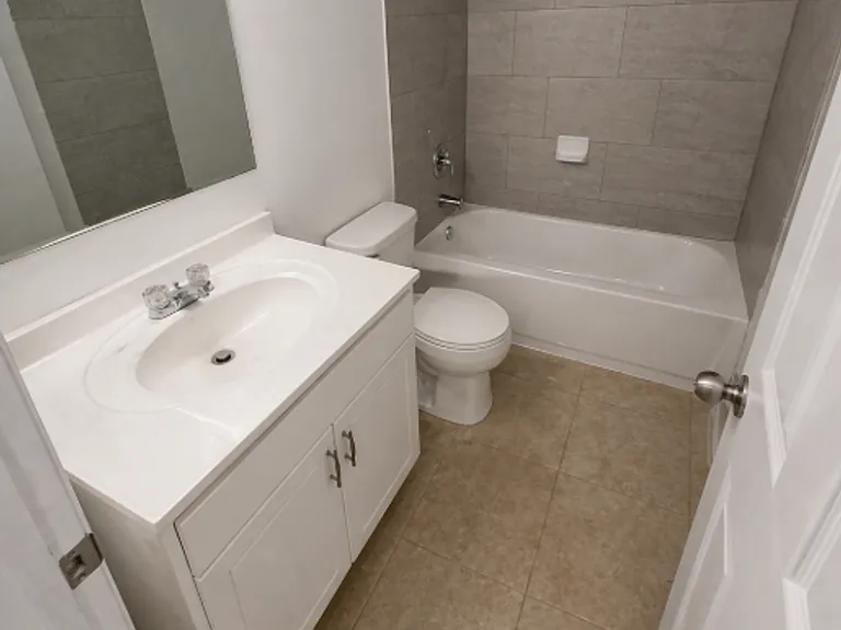 1802 Stewart St — Photo 9