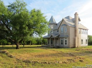 480 County Road 731, Yancey, TX 78886