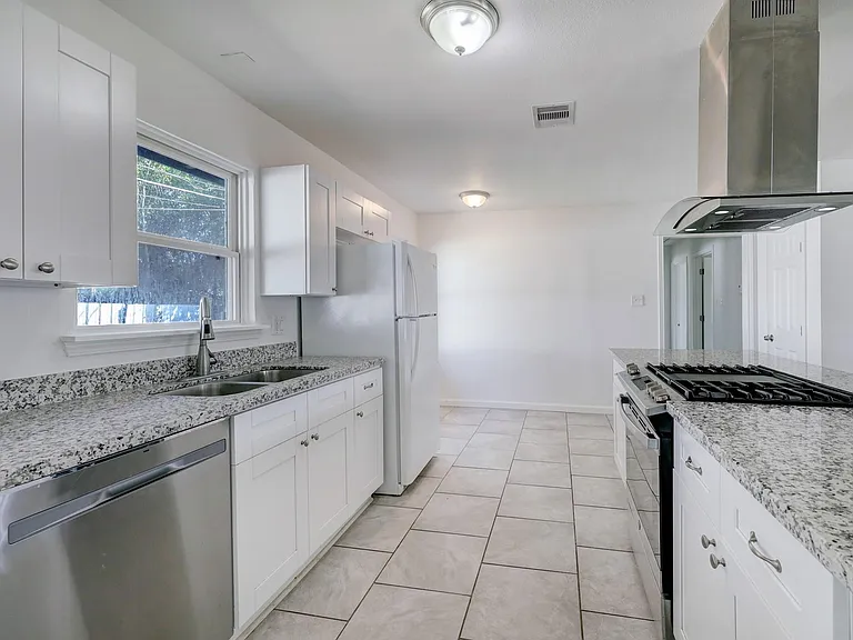 2534 Roy Cir — Photo 9