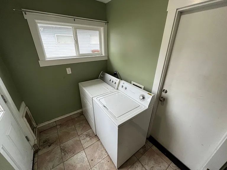 1650 Manor Dr — Photo 14