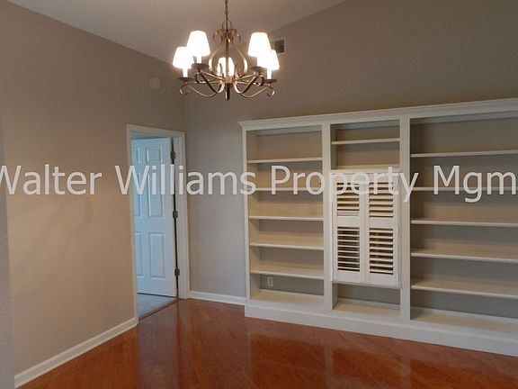 5th image of 1003 Royal Troon Ln