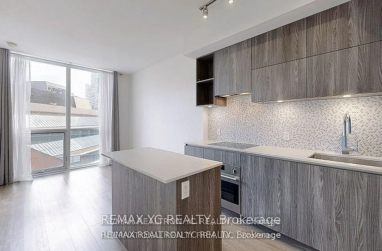 1 Yorkville Ave #710 — Photo 7