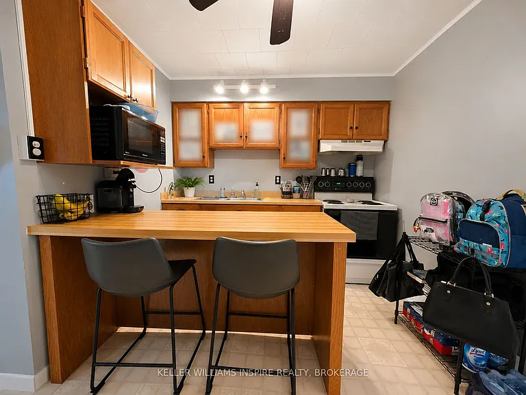 22 McColl St #A — Photo 8