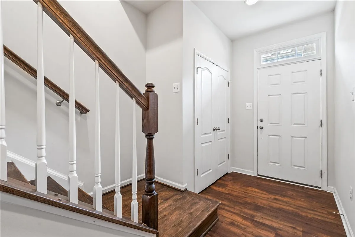 Building Photo - 309 Spring Bank Way #1