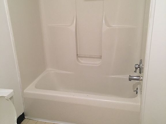 5th image of 809 Marshall St
