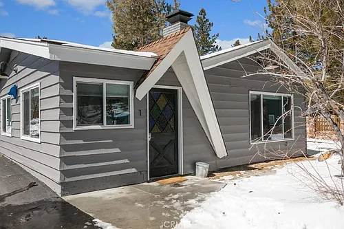 560 Edgemoor Rd #1 Photo 1