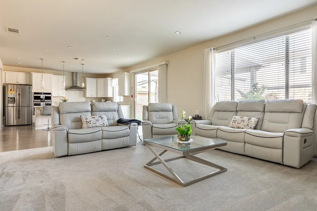 Livingroom - Poppy Ln