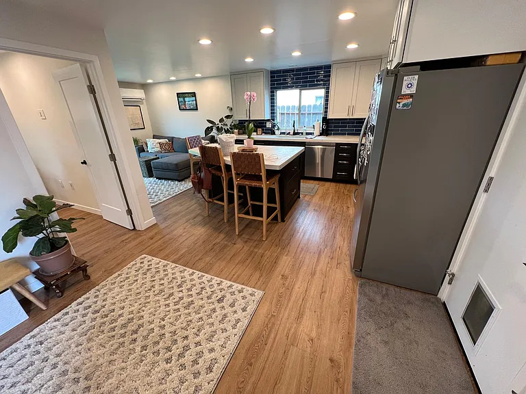 1464 Gulf St — Photo 2
