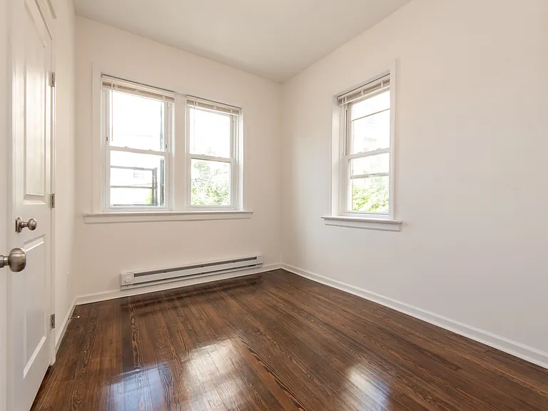 12 Rock St — Photo 3
