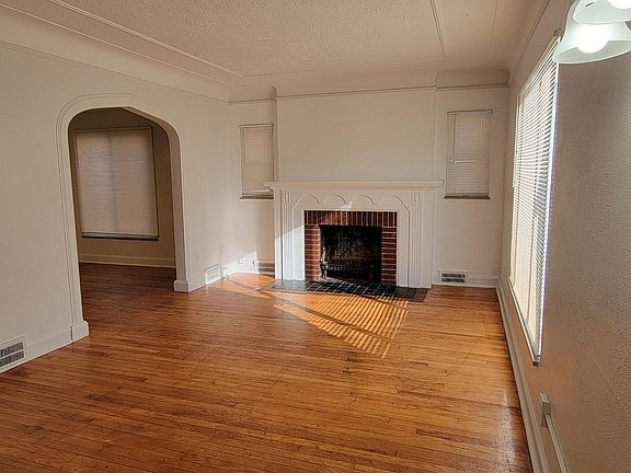 2nd image of 18639 Stoepel St