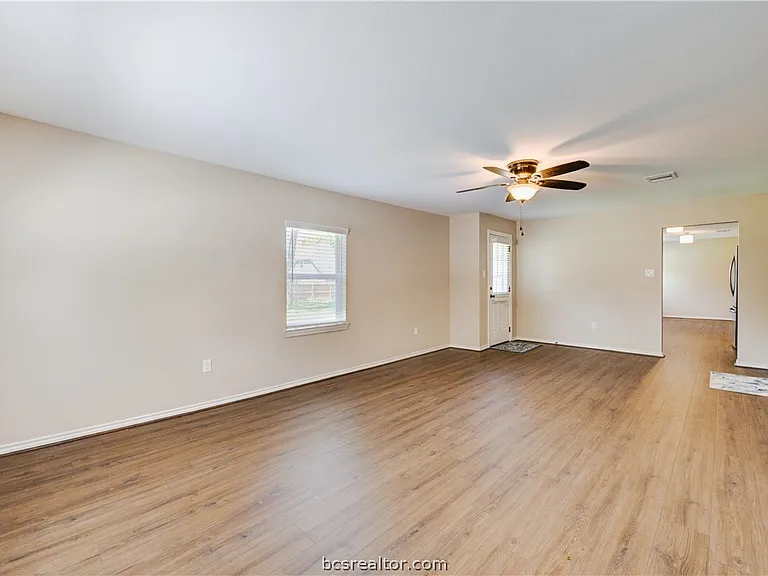 703 Horlock St — Photo 17