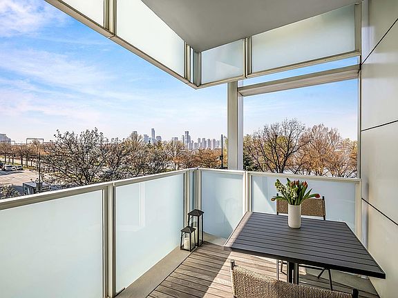 3rd image of 173 Perry St #3N