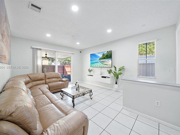 3rd image of 4217 NE 22nd Dr