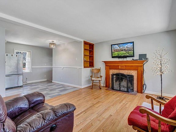 4th image of 2129 Twelve Oclock Knob Rd