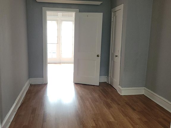 4th image of 5239 Oxford Ave Floor 2