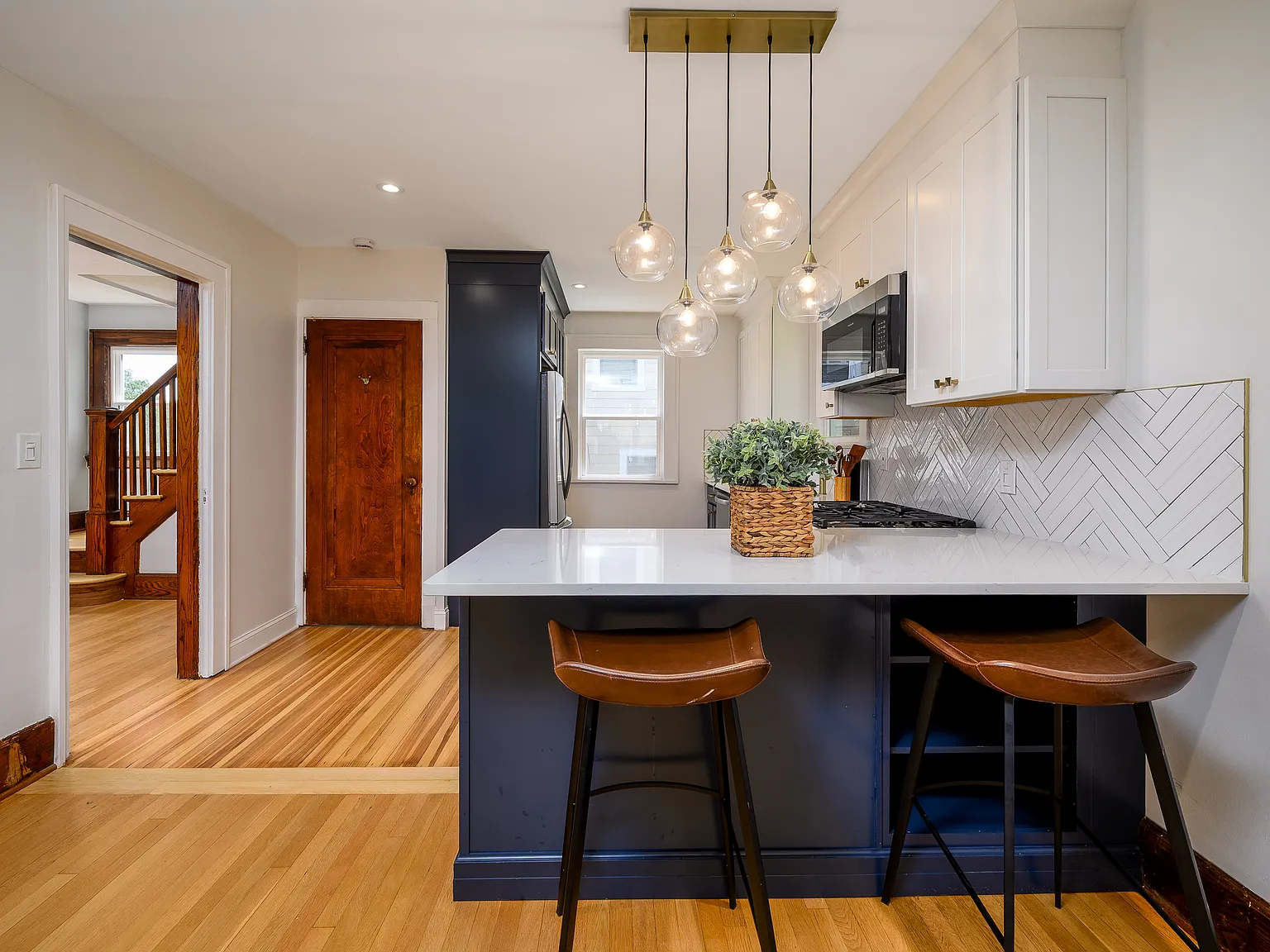 3 bed, $4,200 — Photo 4