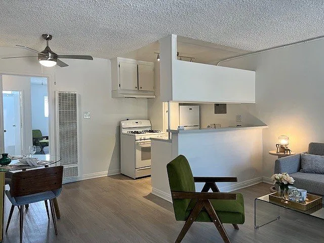 Carson Oakwood Apartments — Photo 44