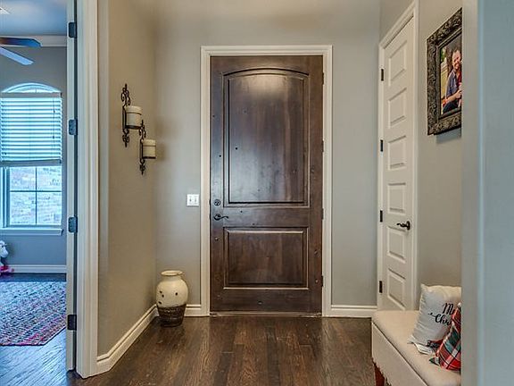 3rd image of 432 E Charlotte Ter