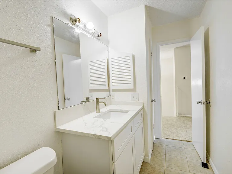 2114 Greenbriar Colony Dr — Photo 23