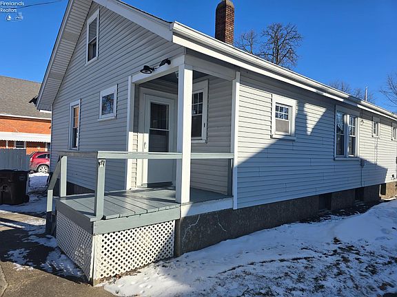3rd image of 1523 Central Ave