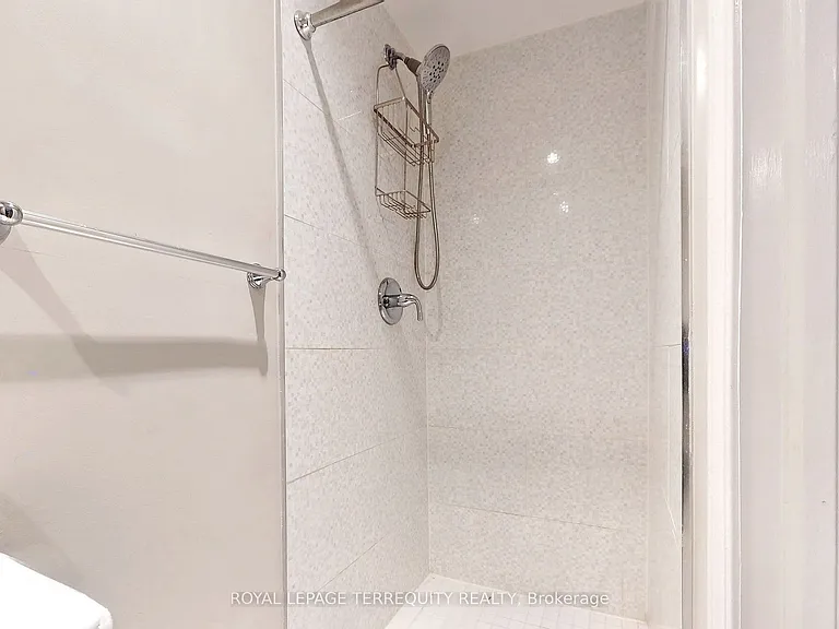 1130 Cawthra Rd #46 — Photo 33