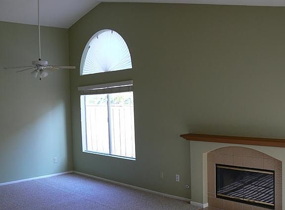 3rd image of 39450 Medina Ct