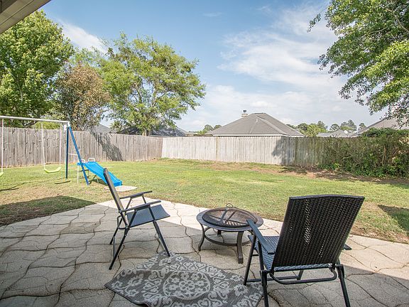 3rd image of 13084 Woodbridge Ct