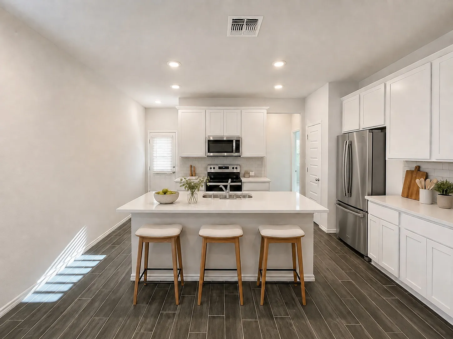 2445 Ayers Dr — Photo 3