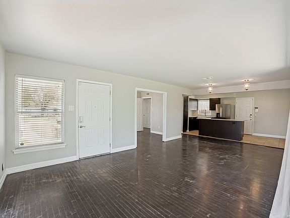 5th image of 423 KAREN LN