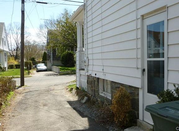4th image of 60 Brittin Ave