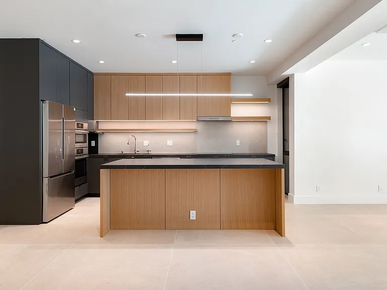 660 Carolina St — Photo 8