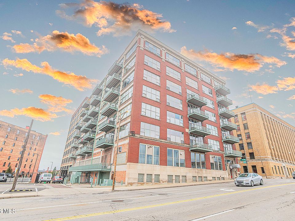 1st image of 745 Washington St APT 607
