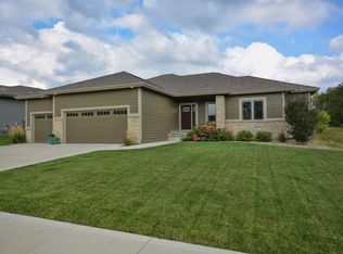 1276 S 93rd St, West Des Moines, IA 50266