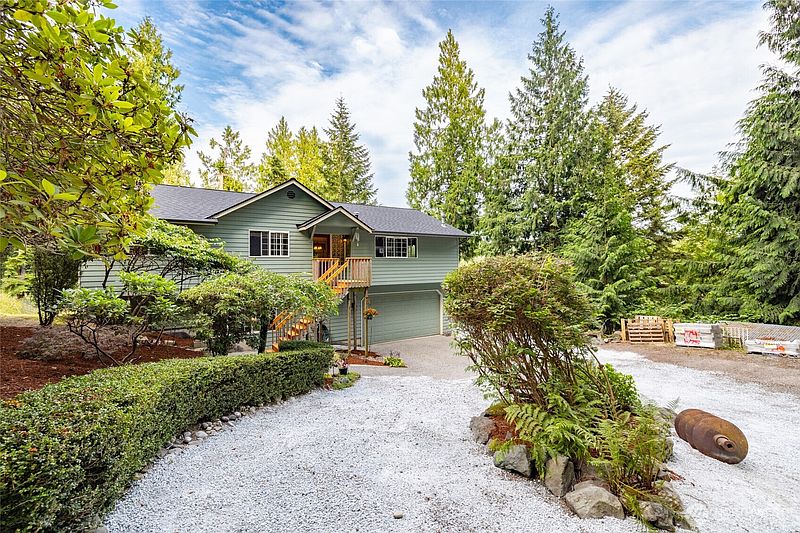 3rd image of 654 Crest Lane