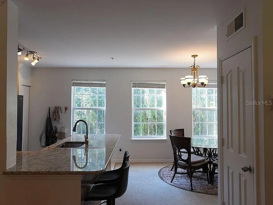 3 bed, 2.0 bath, 1640 sqft, $2,800 — Photo 3