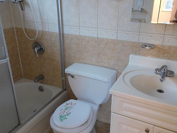 4th image of 70 Pelican Cir