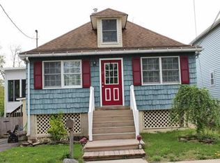 17 Warren St, Jamesburg, NJ 08831